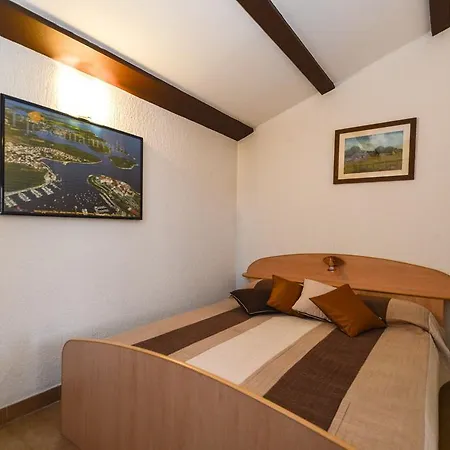 Appartement Studio In Pjescana Uvala/istrien 17324